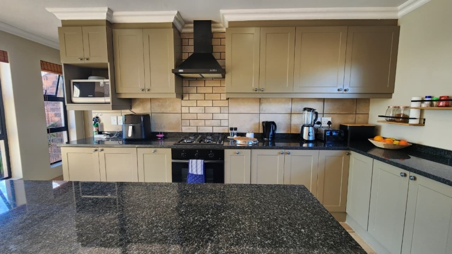 5 Bedroom Property for Sale in Vredenburg Western Cape